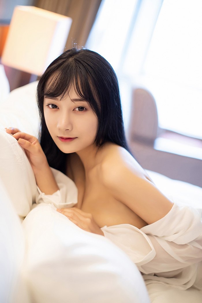 魅惑佳人何嘉颖酥胸饱满长腿迷人(图33)