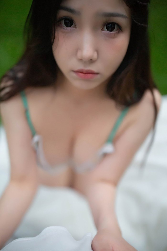 空虚美人徐微微白皙翘臀大露完美身段(图32)