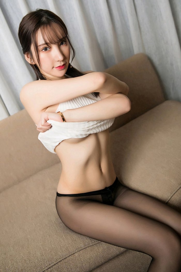 极品秘书周于希黑丝高跟不经意露出(图26)