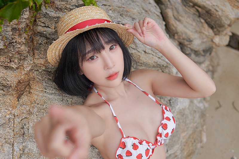 草莓小妹卿卿玉足酥胸等你一口吃掉(图30)