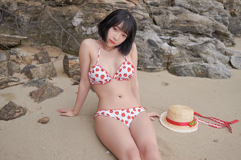 草莓小妹卿卿玉足酥胸等你一口吃掉(图32)