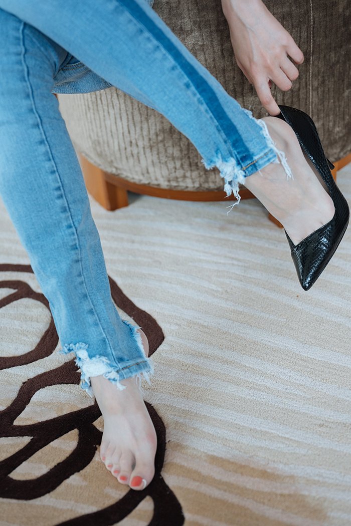 窈窕淑女梦心月牛仔包臀秀肉丝美脚(图52)