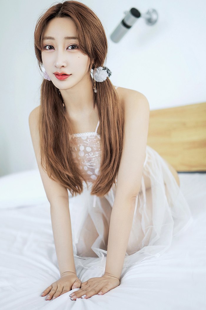 小家碧玉林子欣完美圆乳体香四溢(图14)