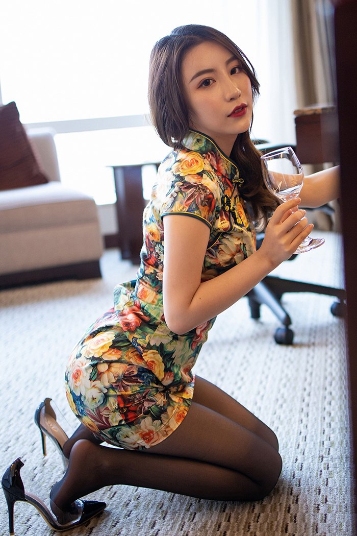 窈窕玉女绯月樱旗袍黑丝诱惑挑逗(图16)