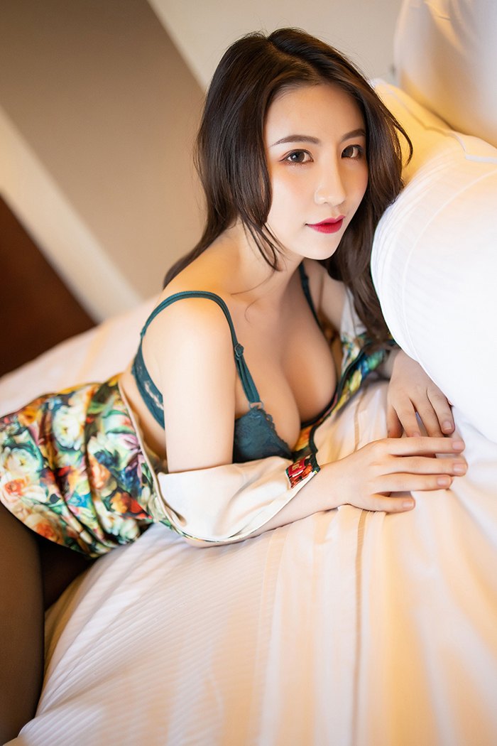 窈窕玉女绯月樱旗袍黑丝诱惑挑逗(图58)