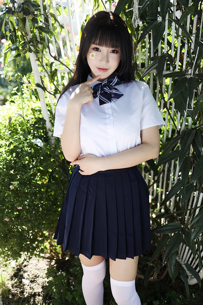 激萌学生妹朱可儿白皙巨乳撩裙诱惑(图16)