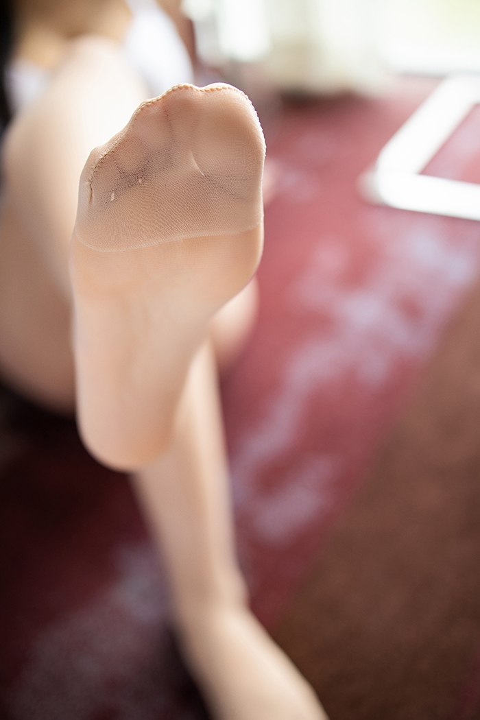 热辣女秘书李雅肉丝美脚体态妖娆(图47)