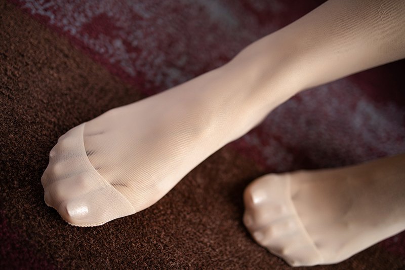 热辣女秘书李雅肉丝美脚体态妖娆(图71)