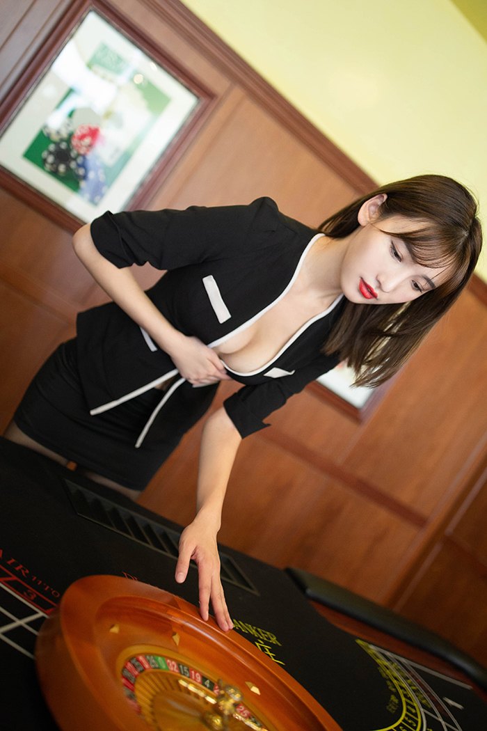 美女陪玩陆萱萱长腿深沟制服诱惑(图43)