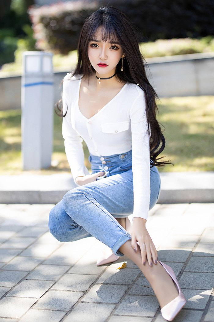 热辣小妹Miko酱肉丝玉足搔首弄姿(图3)