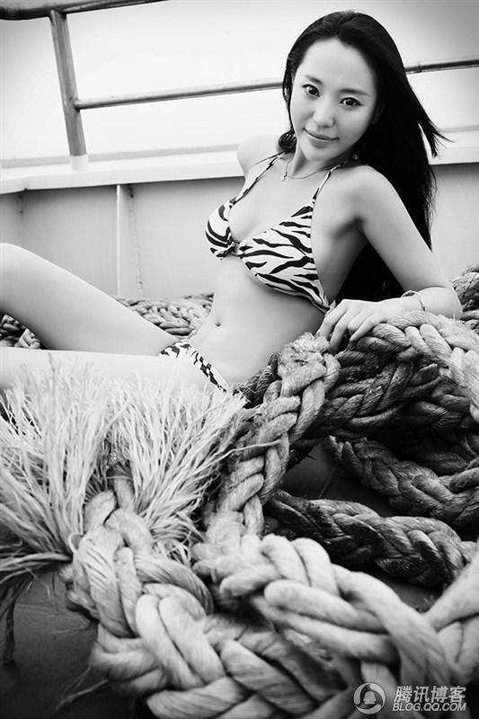 张爽北戴性感摄影图片-王子号游艇(图2)