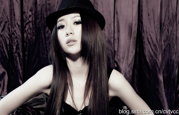 刘璐璐美丽女护士 美背居家情节(图5)