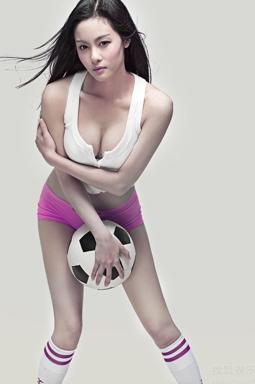 美女王冕真空性感上阵(图4)