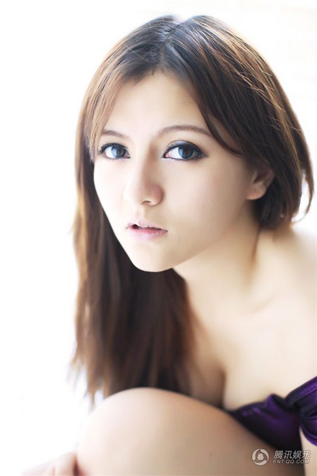 混血美女思瑶录制《水晶之恋》花絮(图5)