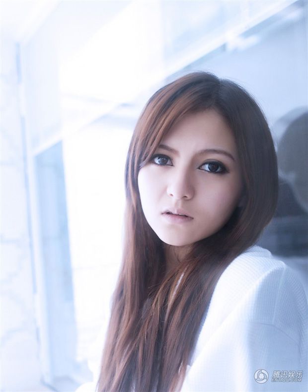 混血美女思瑶录制《水晶之恋》花絮(图7)