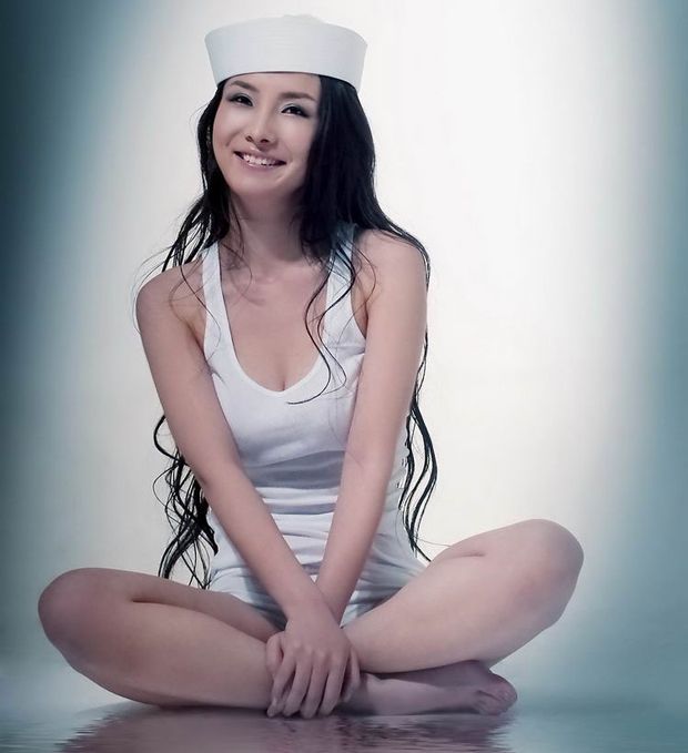 超靓性感女郎干露露艺术照(图11)