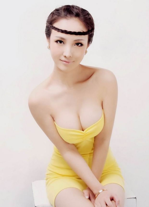 超靓性感女郎干露露艺术照(图2)