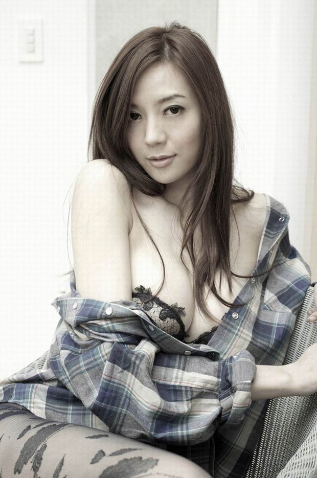 FHM杂志封面女郎周韦彤极品写真(图19)