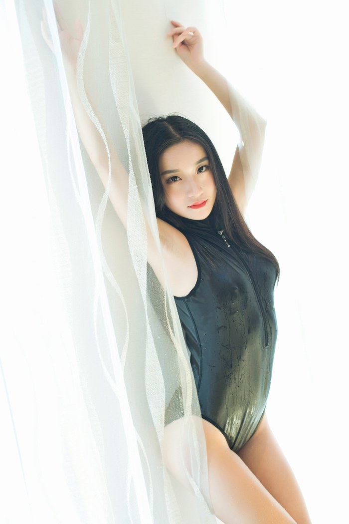 甜美嫩模绮梦真空制服湿身想入非非(图25)