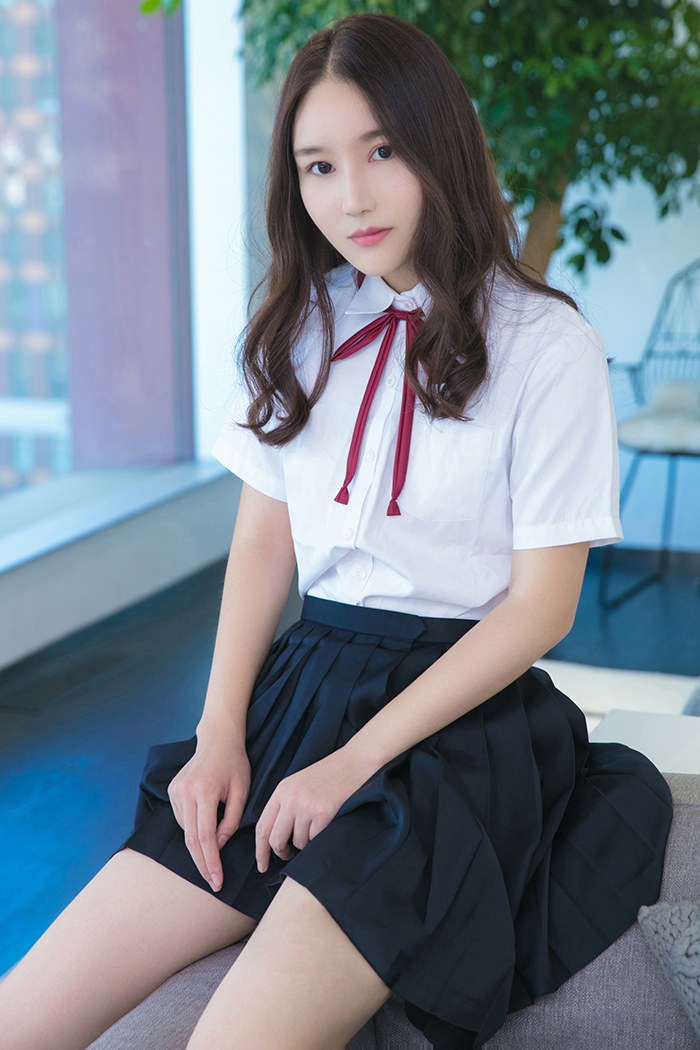 清纯妹子魏扭扭学生制服妙不可言(图1)