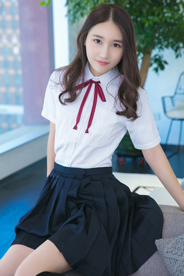 清纯妹子魏扭扭学生制服妙不可言(图2)