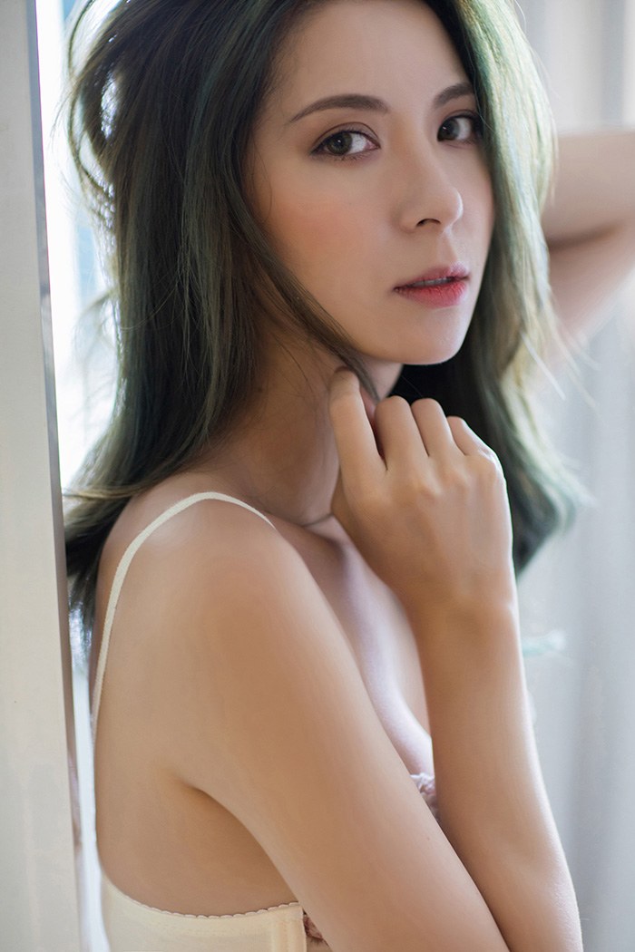 气质美女carry居家私房显完美身材(图36)