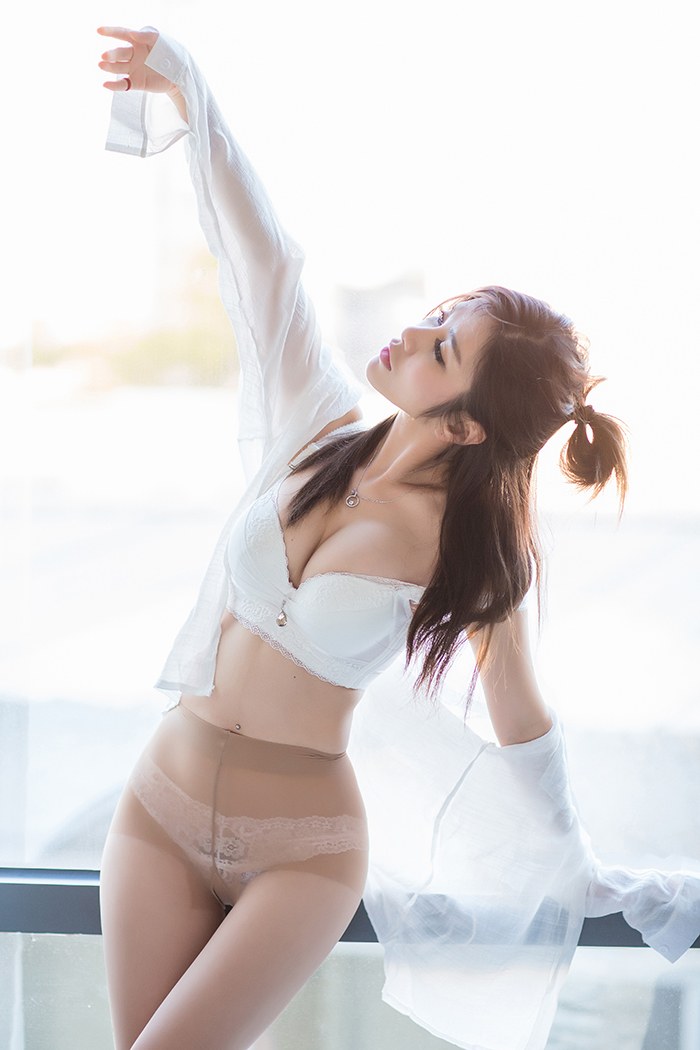 养眼少女李七喜衬衣连裤袜够吸睛(图22)