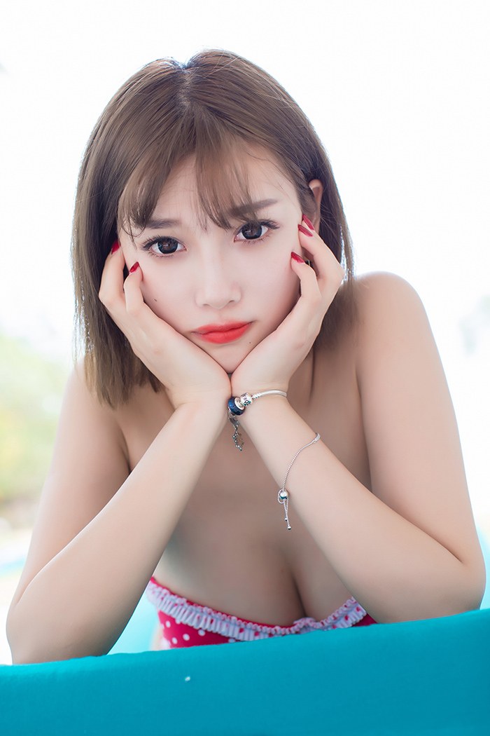 甜美玉女杨晨晨比基尼爆乳很吸睛(图28)