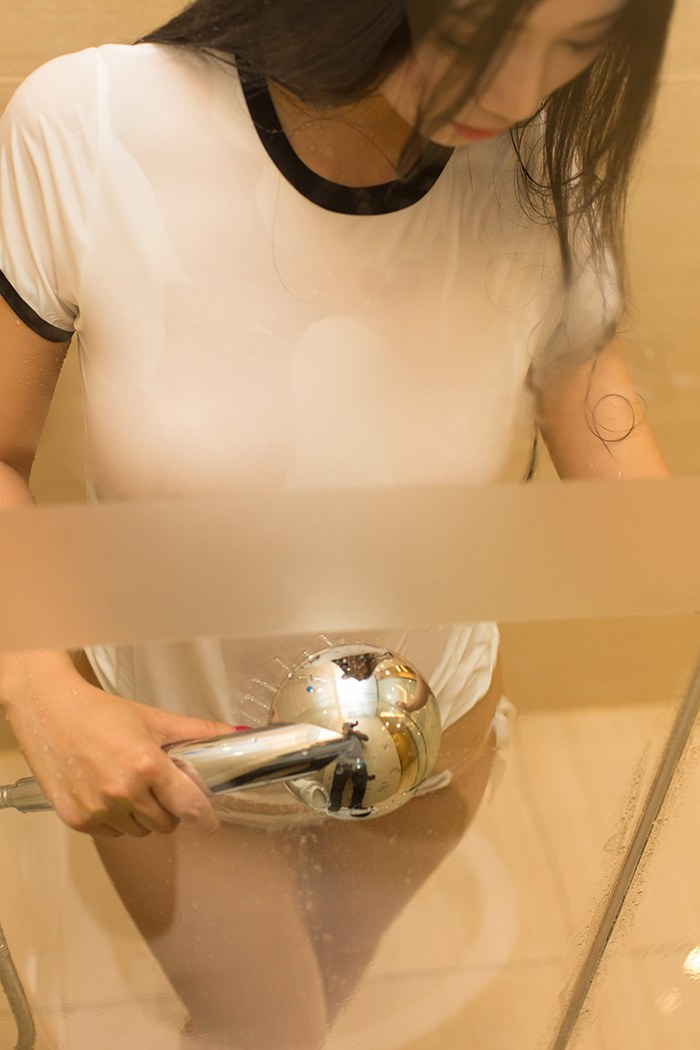 学生妹宋kiki放课后浴室惹火湿身照(图41)