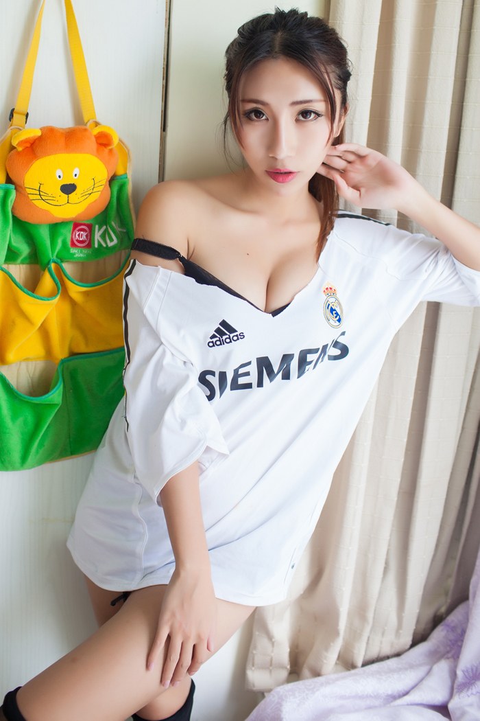 美娇娘霸气欣爷姿势撩人眼神妩媚(图39)