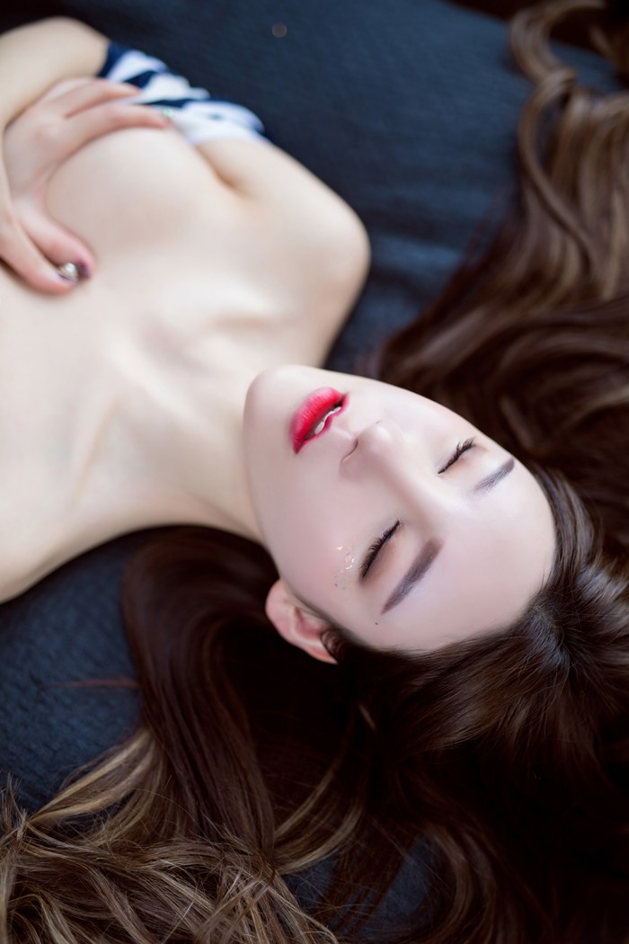 性感尤物周于希前凸后翘妖艳妩媚(图9)