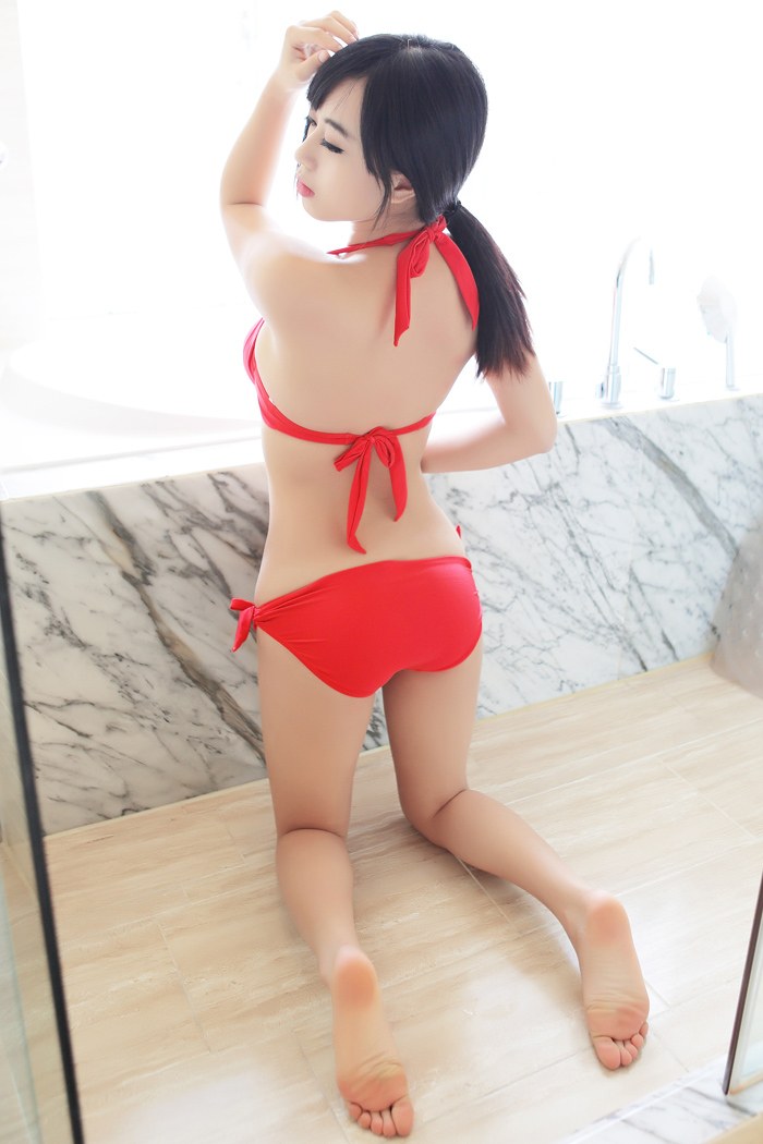 极品嫩模黄可性感比基尼大秀豪乳(图57)