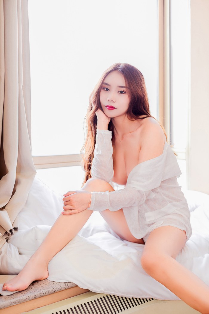 童颜巨乳美女小曼镂空内衣很吸睛(图16)