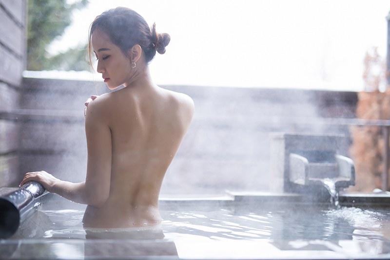 黑丝OL猫宝温泉湿身爆乳美腿勾你魂(图48)