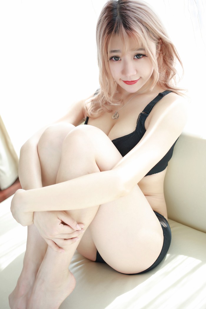 御姐静静性感爆棚衣衫渐褪诱人欲火(图13)