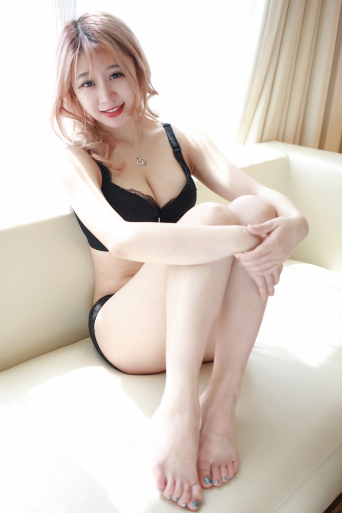 御姐静静性感爆棚衣衫渐褪诱人欲火(图15)