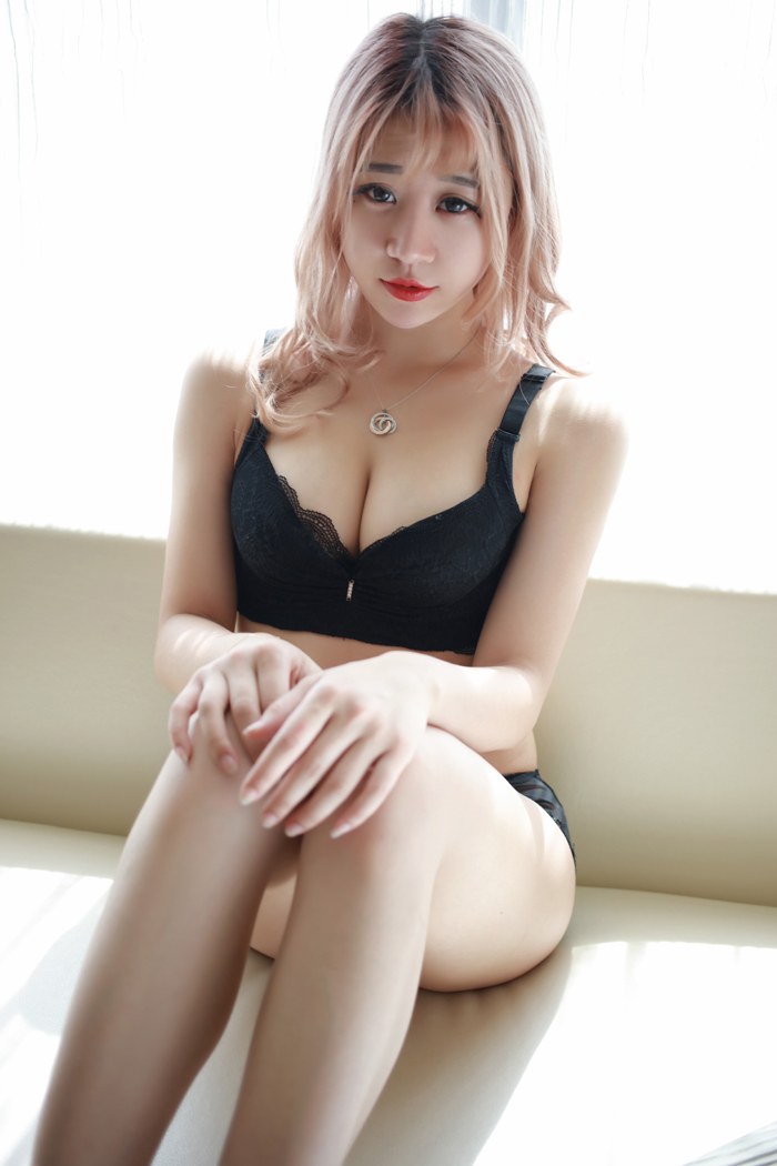 御姐静静性感爆棚衣衫渐褪诱人欲火(图18)