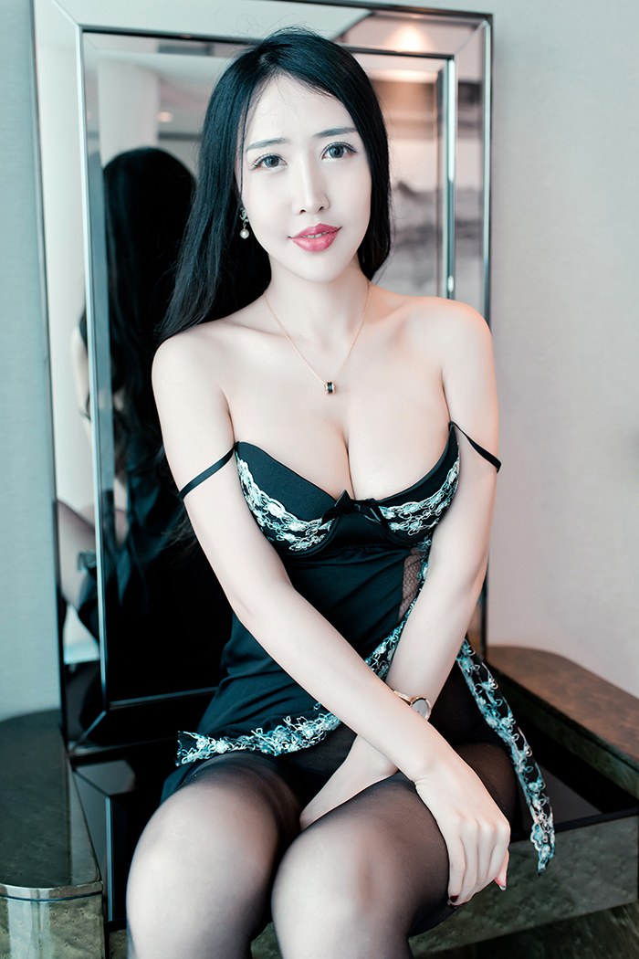 职场御姐余馨妍美腿黑丝勾人欲火(图51)