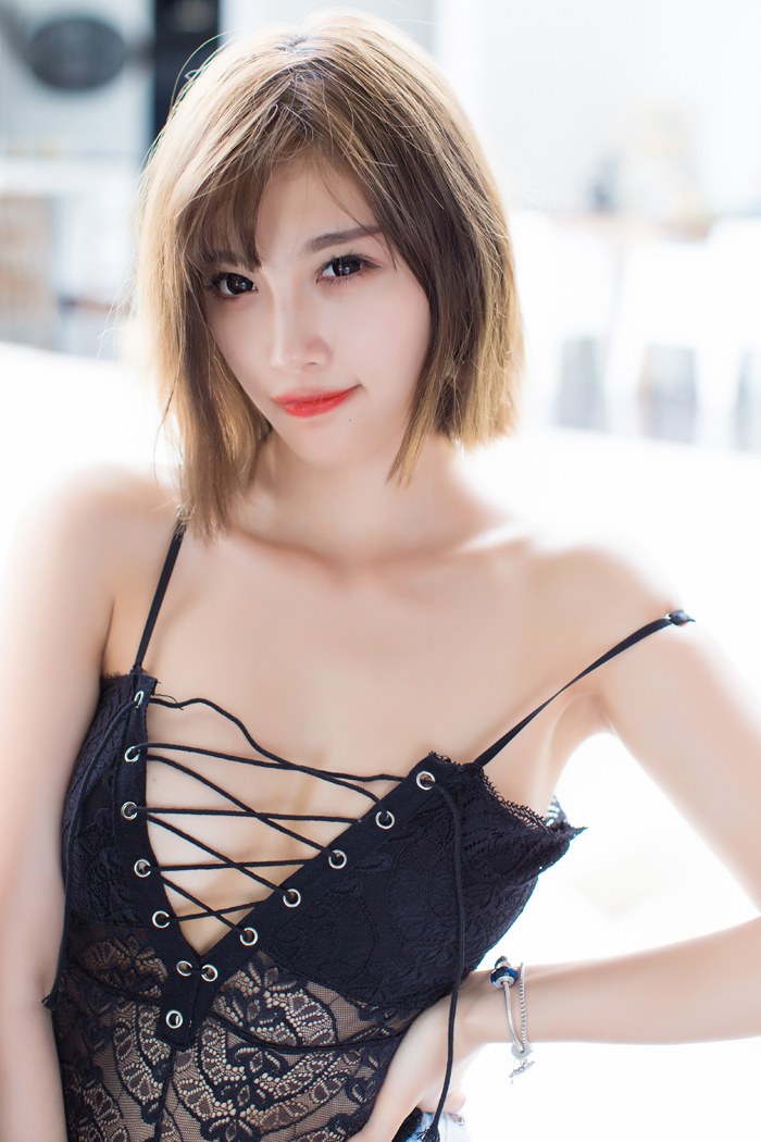 宅男女神杨晨晨酥胸翘臀夺目诱人(图5)