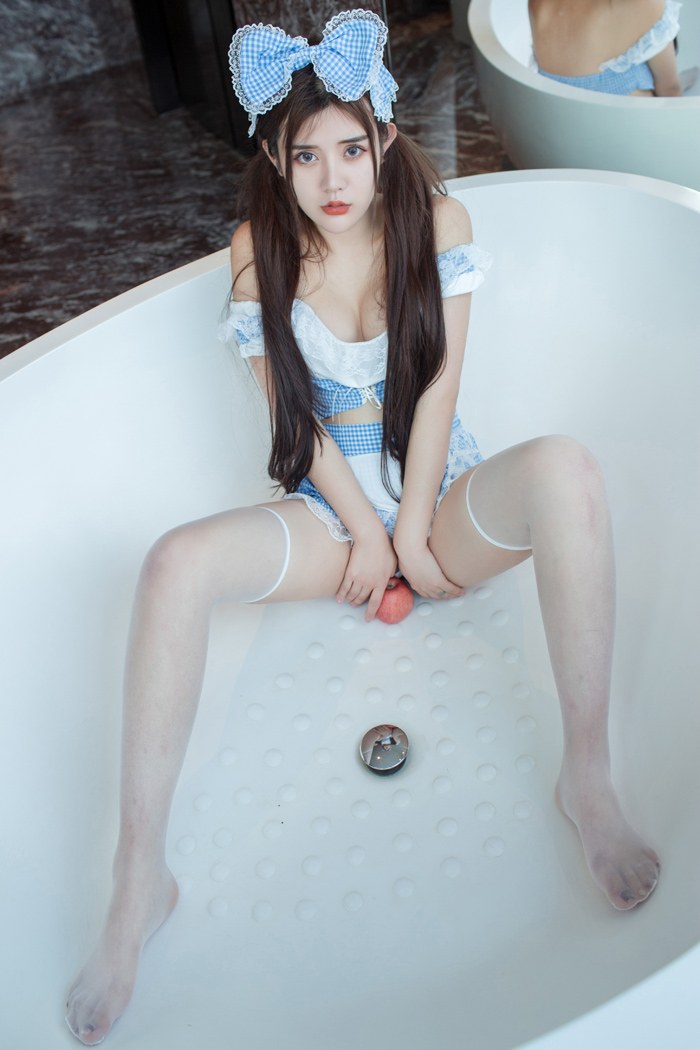 邻家少女卓娅祺娇嫩胴体令人心痒难耐(图25)