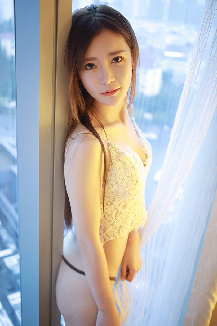 尤物佟蔓大秀圆润翘臀演绎极致诱惑(图5)