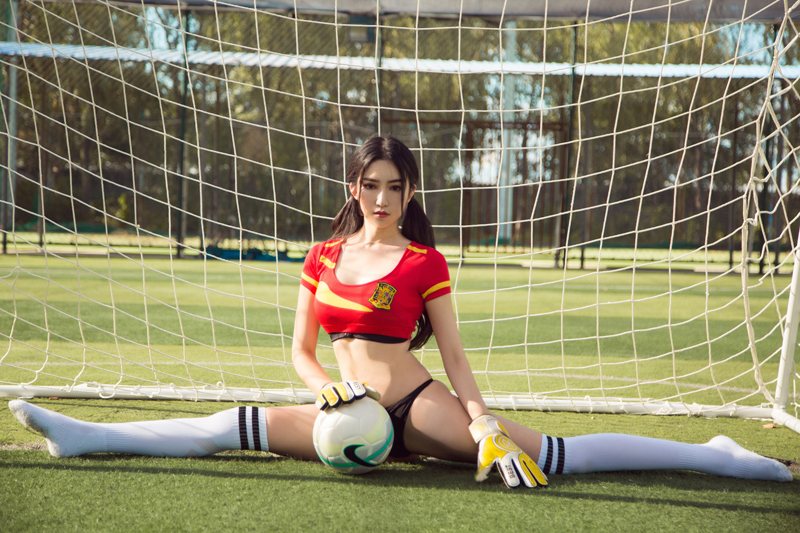 性感足球宝贝现巨乳助威世界杯(图40)