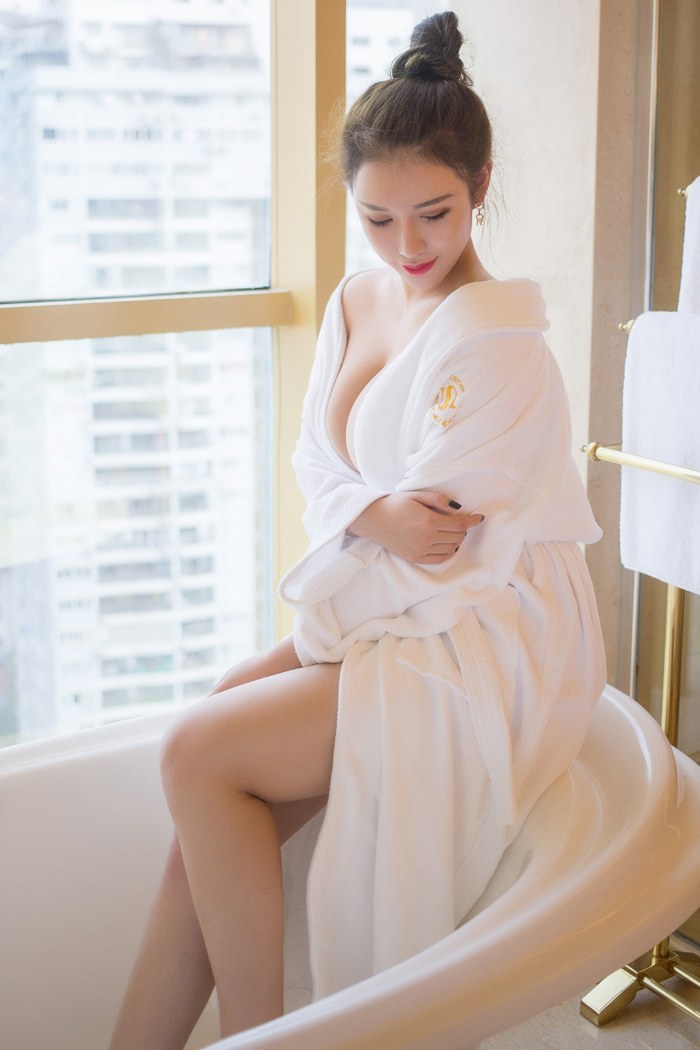 冰山美人尤妮丝丰乳肥臀深夜撩人(图26)