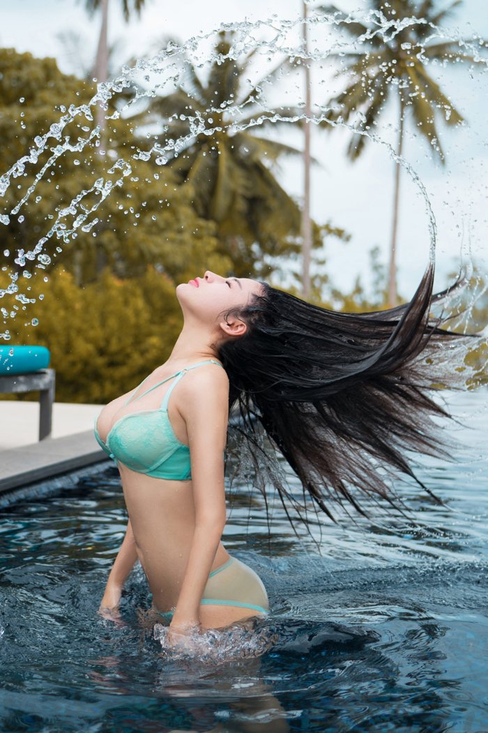 性感女神陈嘉嘉身着红肚兜身材惹火(图24)