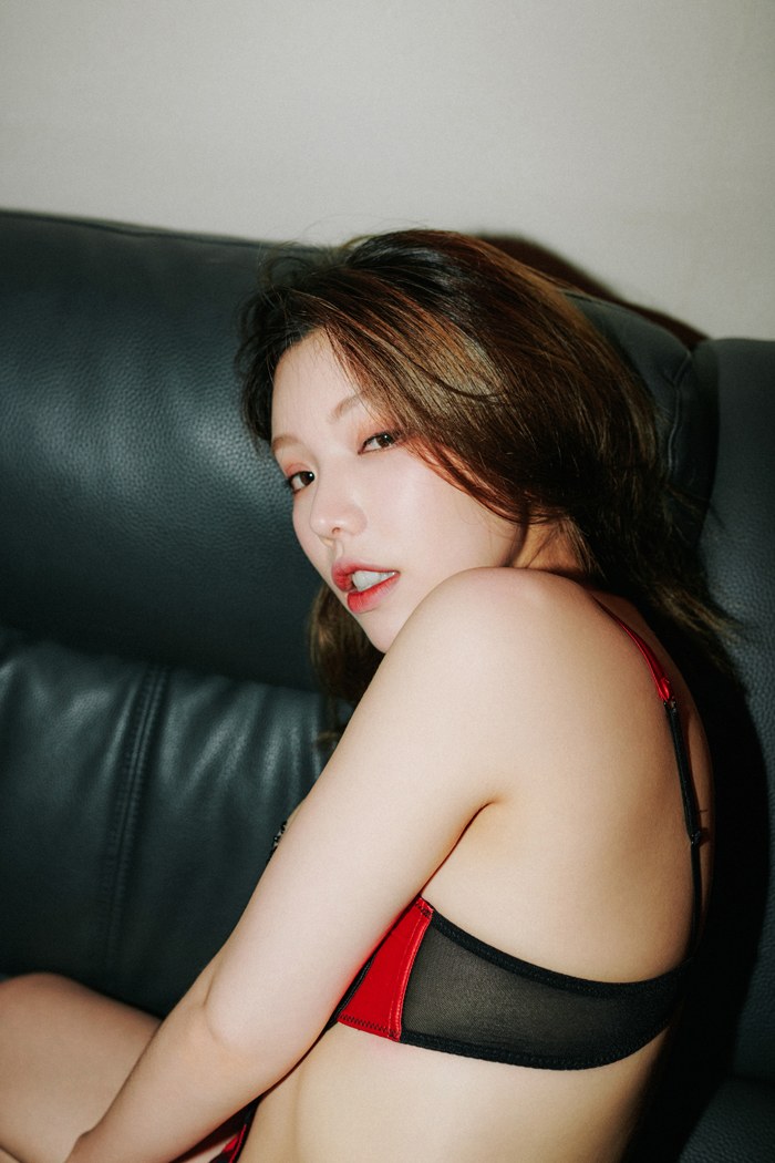 国民女神黄乐然丰臀巨乳风姿绰约(图31)