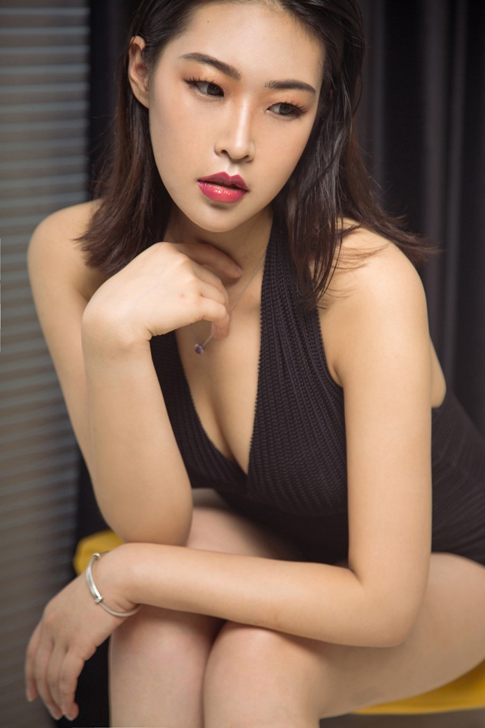 高冷贵妇果冻衣衫单薄尽显丰乳肥臀(图30)