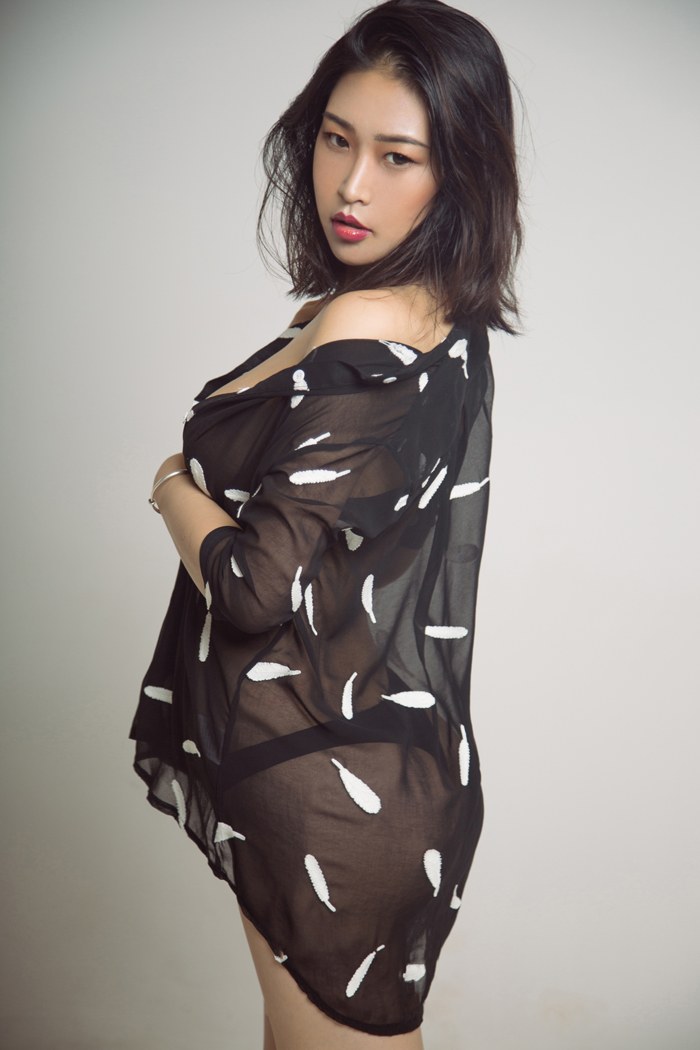 高冷贵妇果冻衣衫单薄尽显丰乳肥臀(图50)