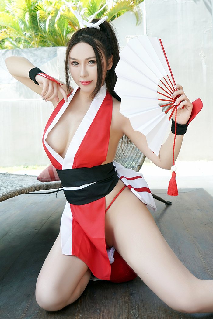 巨乳少妇尤妮丝前凸后翘诱人心魂(图10)