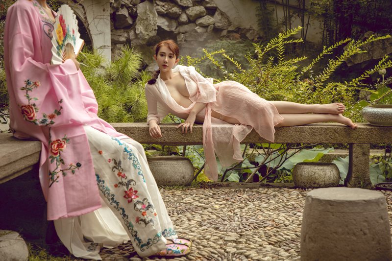 旗袍御姐姐妹花寂寞空闺互相慰藉(图14)