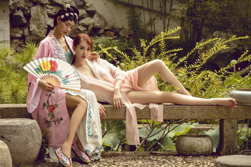 旗袍御姐姐妹花寂寞空闺互相慰藉(图16)